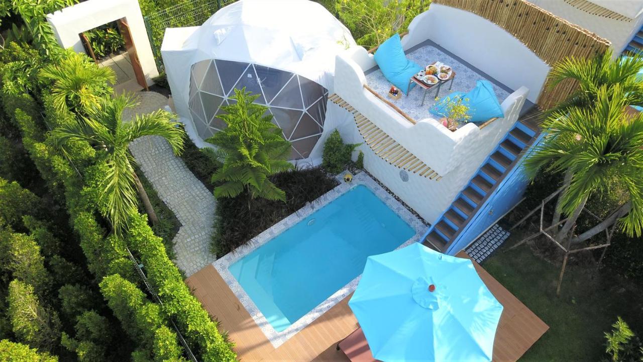 Le Resort&Villas - SHA Extra Plus Rawai Exterior foto A dome with a swimming pool